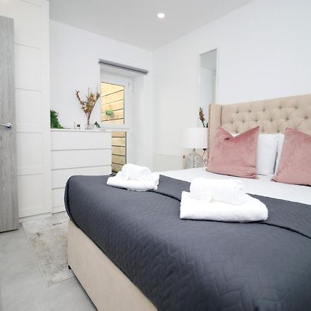New Spacious 2 Bed Getaway - Private Courtyard! - Underfloor Heating Cardiff Luaran gambar