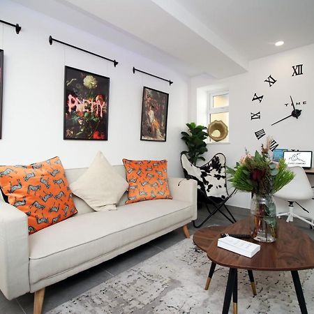 New Spacious 2 Bed Getaway - Private Courtyard! - Underfloor Heating Cardiff Luaran gambar