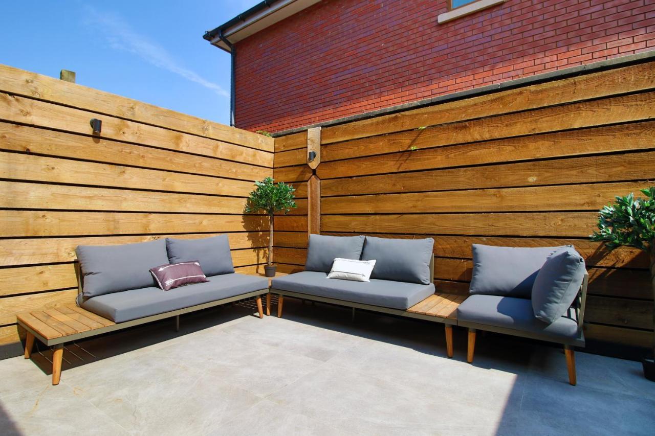 New Spacious 2 Bed Getaway - Private Courtyard! - Underfloor Heating Cardiff Luaran gambar