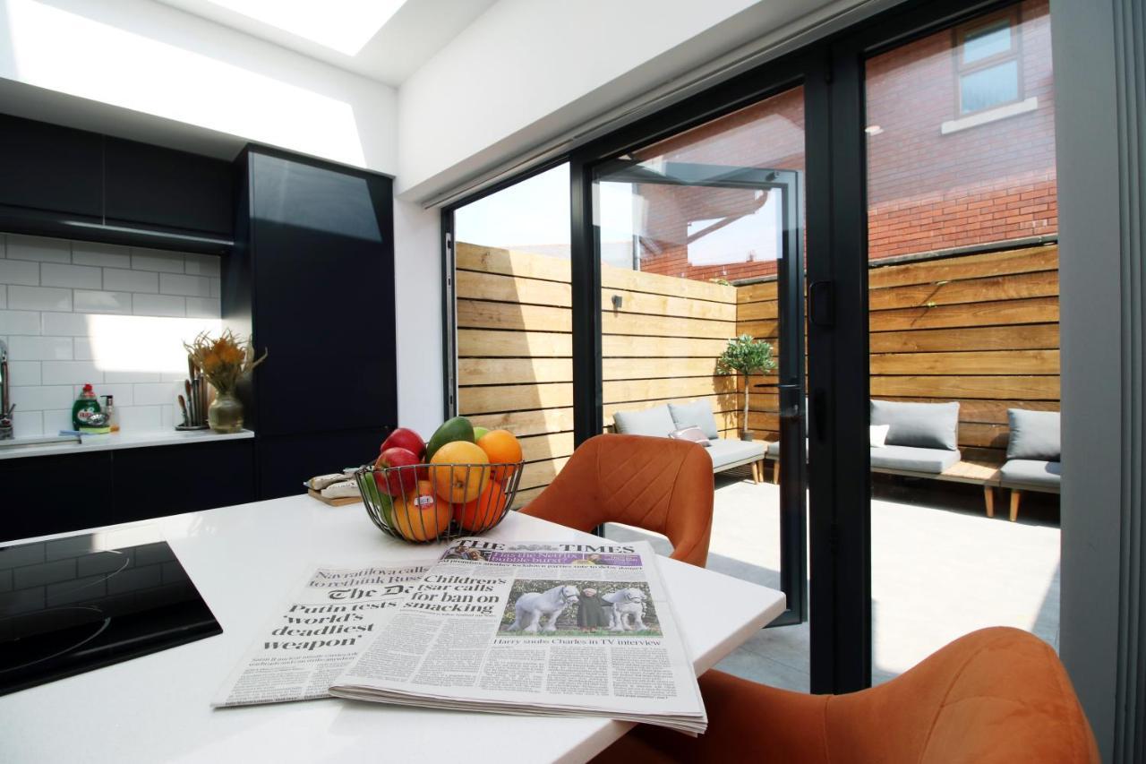 New Spacious 2 Bed Getaway - Private Courtyard! - Underfloor Heating Cardiff Luaran gambar