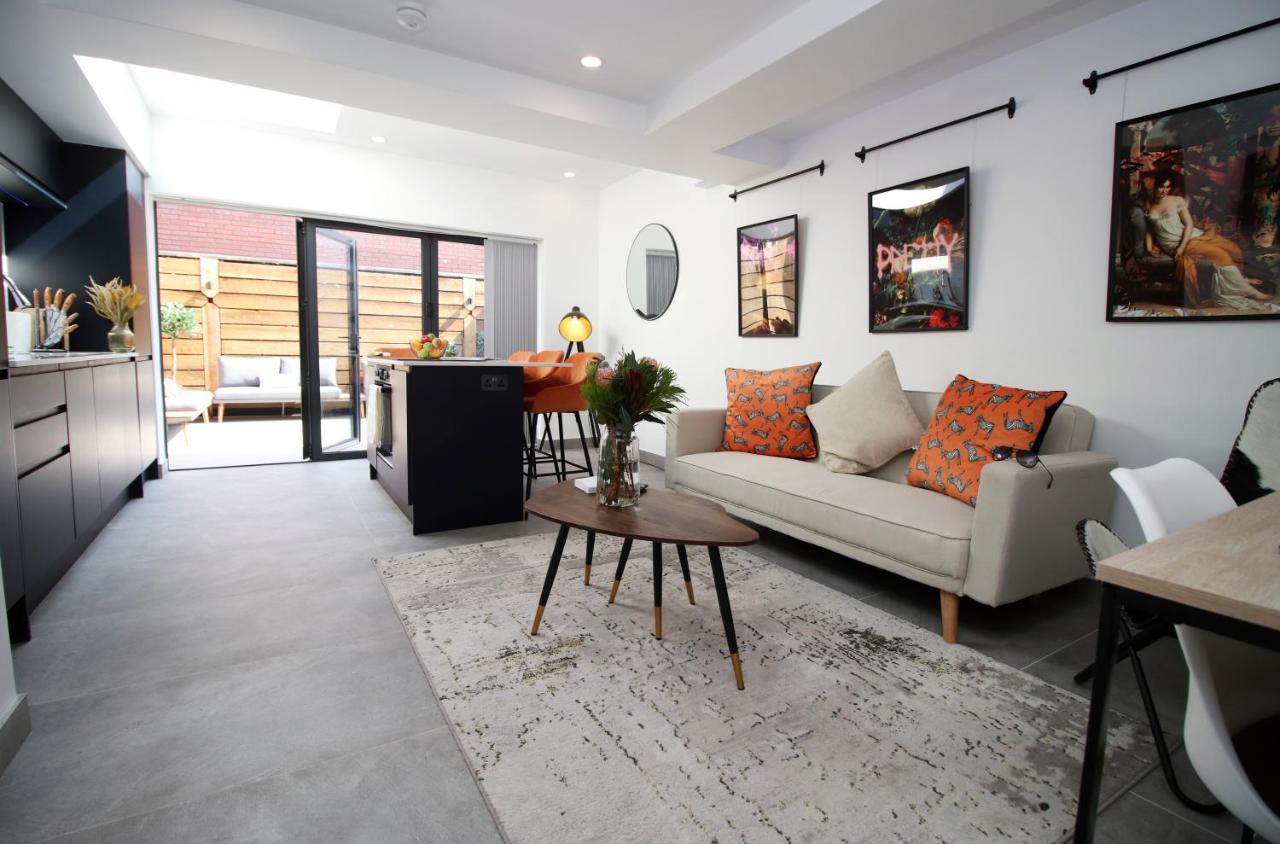 New Spacious 2 Bed Getaway - Private Courtyard! - Underfloor Heating Cardiff Luaran gambar