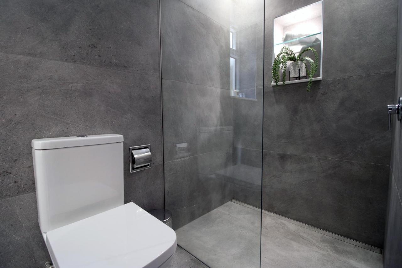 New Spacious 2 Bed Getaway - Private Courtyard! - Underfloor Heating Cardiff Luaran gambar