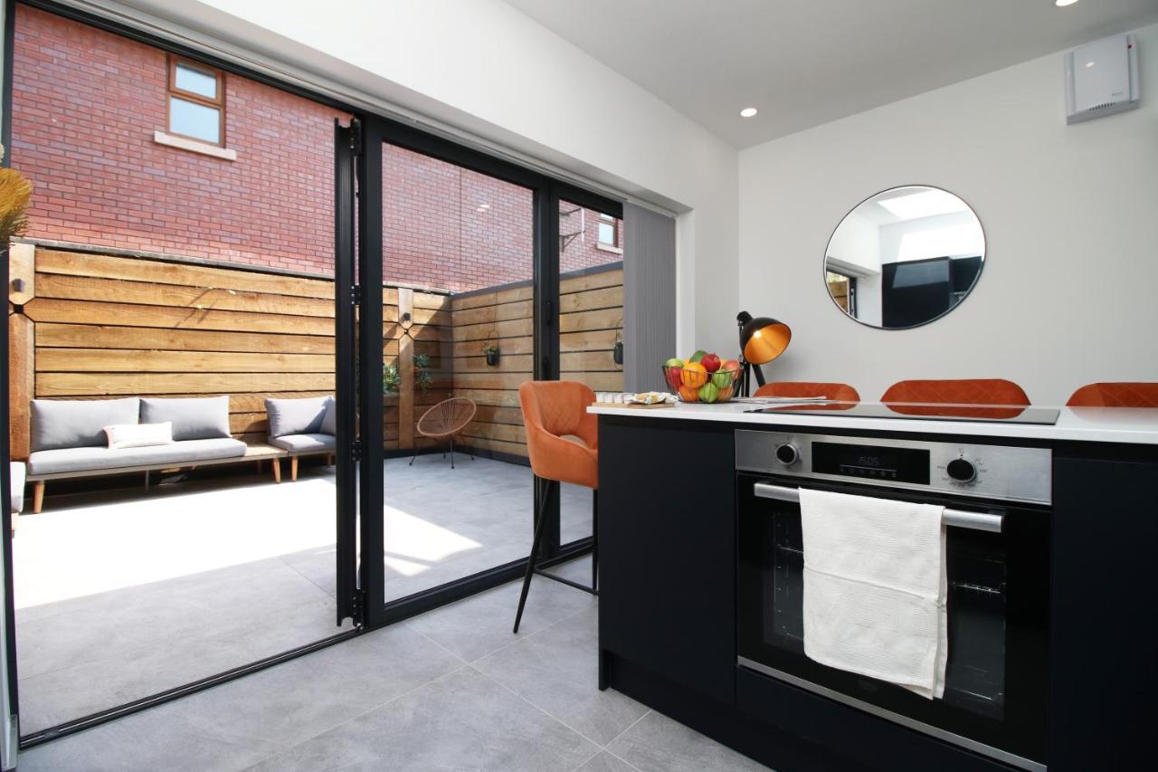 New Spacious 2 Bed Getaway - Private Courtyard! - Underfloor Heating Cardiff Luaran gambar