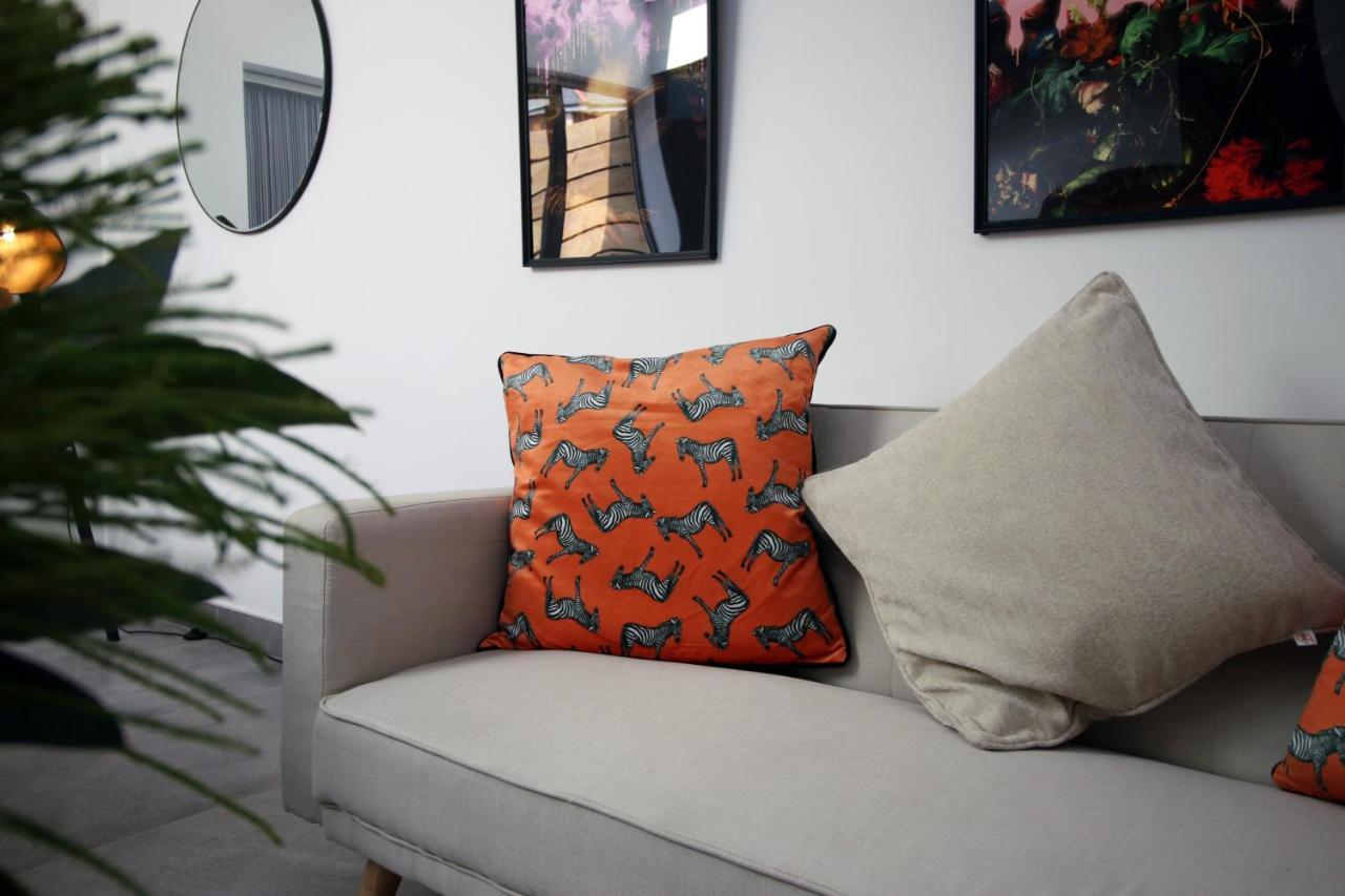 New Spacious 2 Bed Getaway - Private Courtyard! - Underfloor Heating Cardiff Luaran gambar
