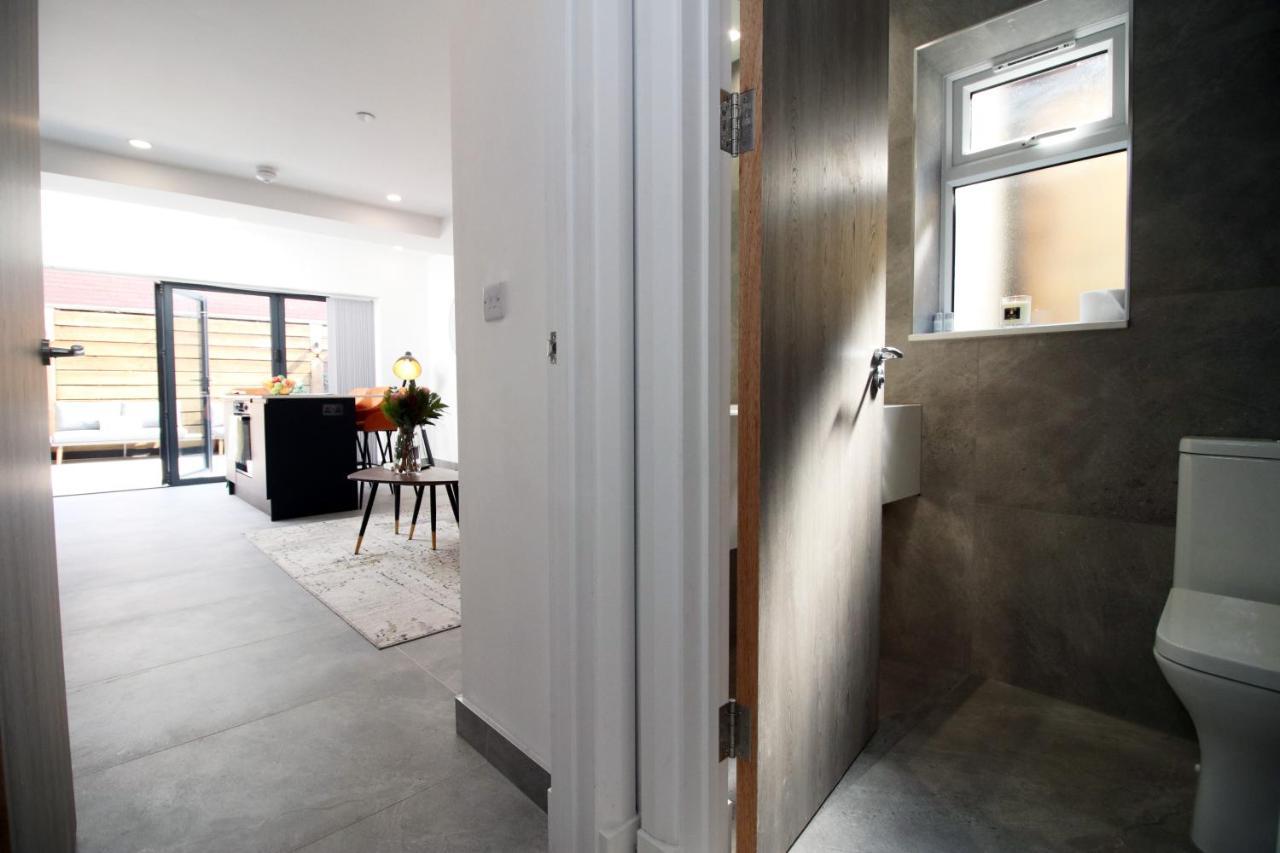 New Spacious 2 Bed Getaway - Private Courtyard! - Underfloor Heating Cardiff Luaran gambar