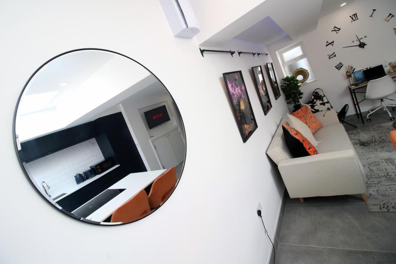 New Spacious 2 Bed Getaway - Private Courtyard! - Underfloor Heating Cardiff Luaran gambar